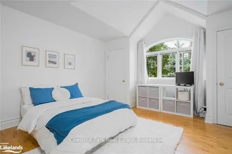 3 Burnside Court Collingwood ON L9Y 4R7