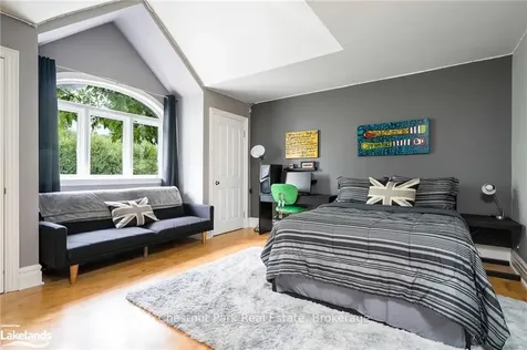 3 Burnside Court Collingwood ON L9Y 4R7