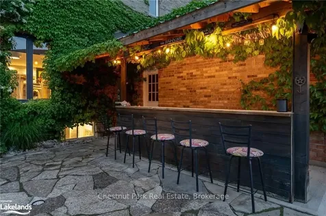 3 Burnside Court Collingwood ON L9Y 4R7