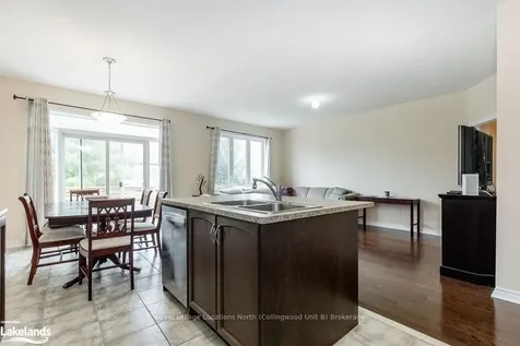 33 Grand Poplar Lane Wasaga Beach ON L9Z 0E2