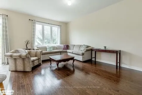33 Grand Poplar Lane Wasaga Beach ON L9Z 0E2