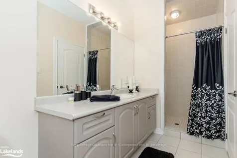 33 Grand Poplar Lane Wasaga Beach ON L9Z 0E2