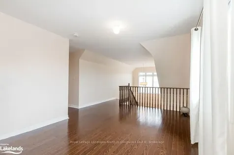 33 Grand Poplar Lane Wasaga Beach ON L9Z 0E2