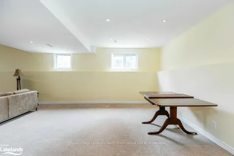 33 Grand Poplar Lane Wasaga Beach ON L9Z 0E2