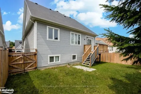 33 Grand Poplar Lane Wasaga Beach ON L9Z 0E2