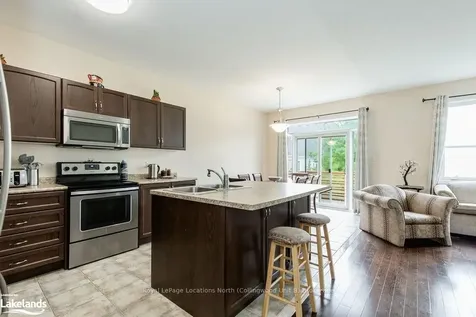 33 Grand Poplar Lane Wasaga Beach ON L9Z 0E2
