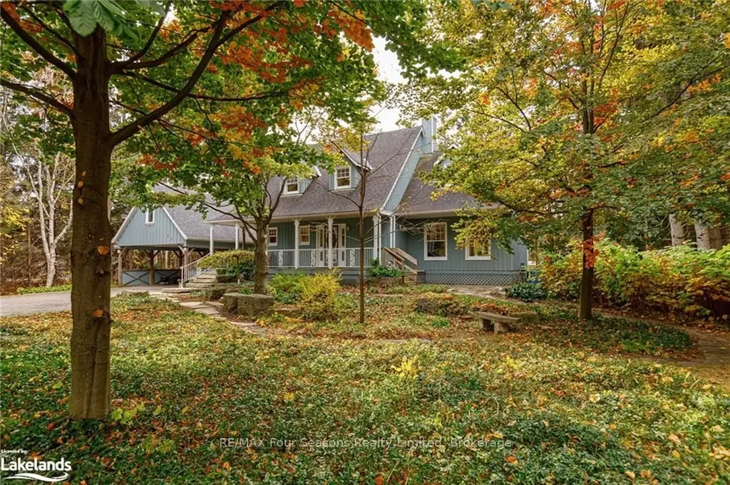 33 Silver Creek Drive Collingwood ON L9Y 4W8