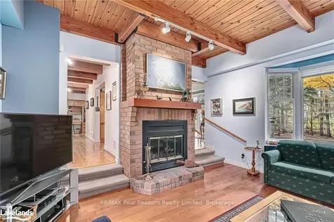 33 Silver Creek Drive Collingwood ON L9Y 4W8