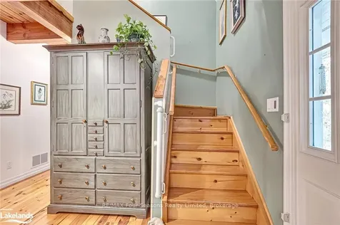 33 Silver Creek Drive Collingwood ON L9Y 4W8