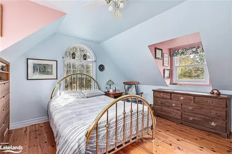 33 Silver Creek Drive Collingwood ON L9Y 4W8