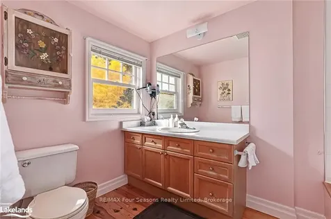 33 Silver Creek Drive Collingwood ON L9Y 4W8
