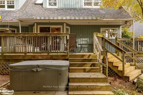 33 Silver Creek Drive Collingwood ON L9Y 4W8