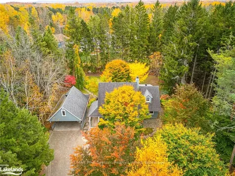 33 Silver Creek Drive Collingwood ON L9Y 4W8