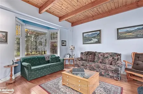 33 Silver Creek Drive Collingwood ON L9Y 4W8