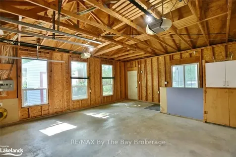 2a Silver Birch Avenue Wasaga Beach ON L9Z 2W5