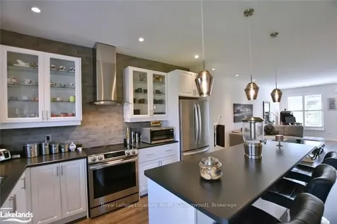 20 Bianca Crescent N/a Wasaga Beach ON L9Z 0H7