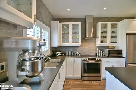 20 Bianca Crescent N/a Wasaga Beach ON L9Z 0H7