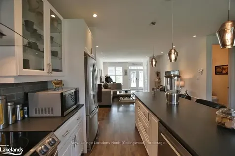 20 Bianca Crescent N/a Wasaga Beach ON L9Z 0H7