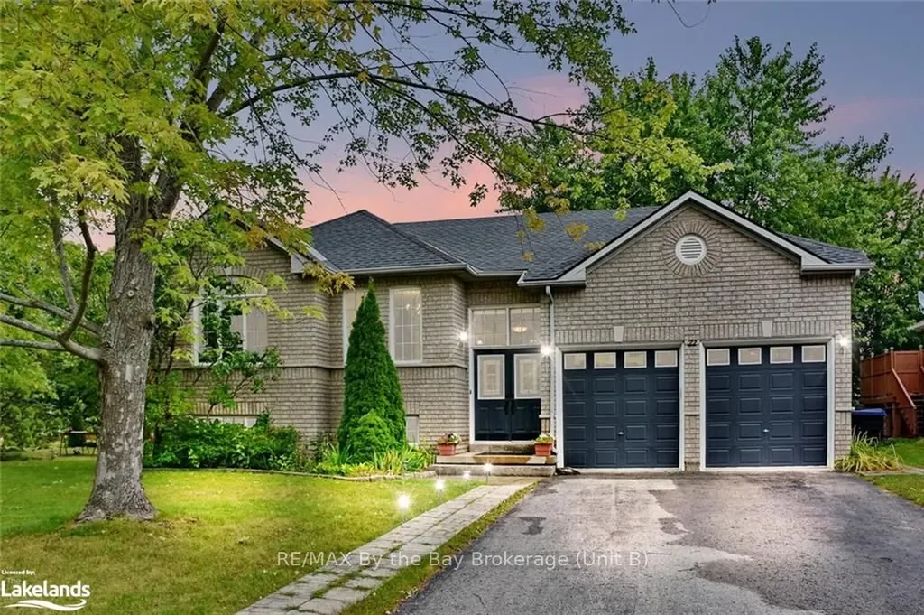 22 Silversands Crescent Wasaga Beach ON L9Z 1P8