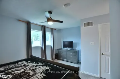 22 Silversands Crescent Wasaga Beach ON L9Z 1P8