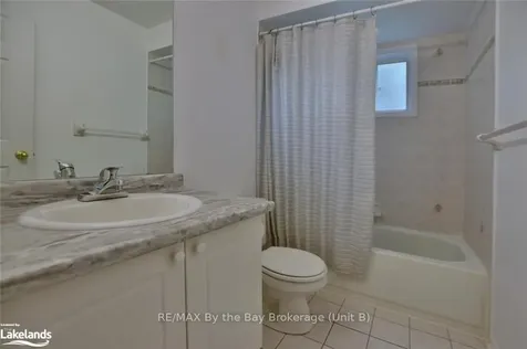 22 Silversands Crescent Wasaga Beach ON L9Z 1P8