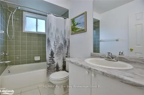 22 Silversands Crescent Wasaga Beach ON L9Z 1P8