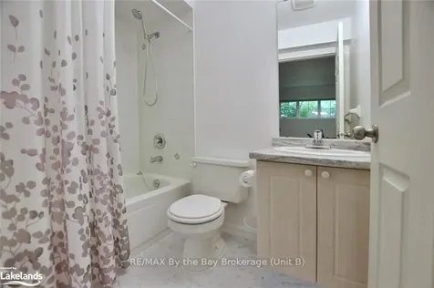 22 Silversands Crescent Wasaga Beach ON L9Z 1P8