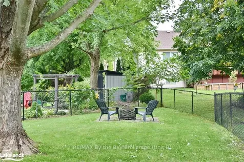 22 Silversands Crescent Wasaga Beach ON L9Z 1P8