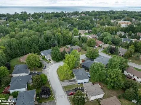 22 Silversands Crescent Wasaga Beach ON L9Z 1P8
