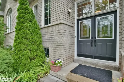 22 Silversands Crescent Wasaga Beach ON L9Z 1P8