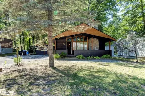 76 29th Street N Wasaga Beach ON L9Z 2E1
