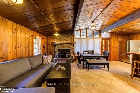 76 29th Street N Wasaga Beach ON L9Z 2E1