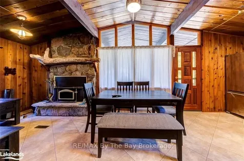 76 29th Street N Wasaga Beach ON L9Z 2E1