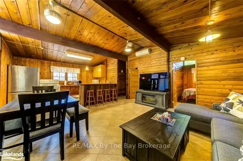 76 29th Street N Wasaga Beach ON L9Z 2E1
