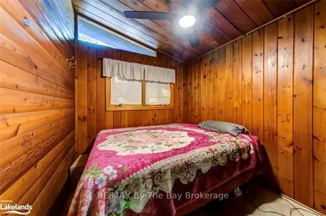 76 29th Street N Wasaga Beach ON L9Z 2E1