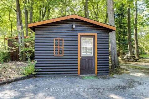 76 29th Street N Wasaga Beach ON L9Z 2E1