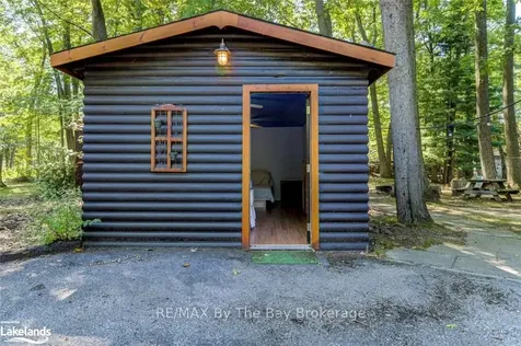 76 29th Street N Wasaga Beach ON L9Z 2E1