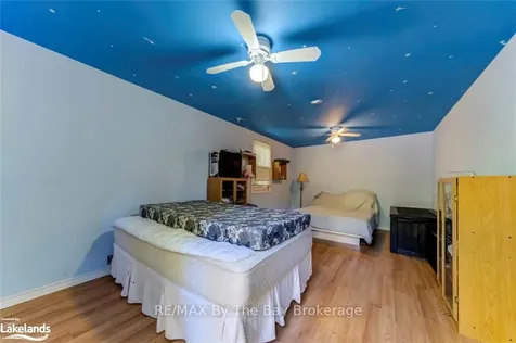 76 29th Street N Wasaga Beach ON L9Z 2E1