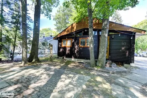 76 29th Street N Wasaga Beach ON L9Z 2E1