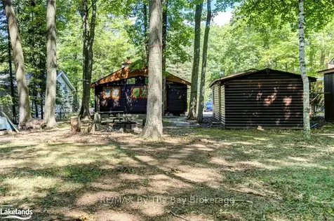 76 29th Street N Wasaga Beach ON L9Z 2E1