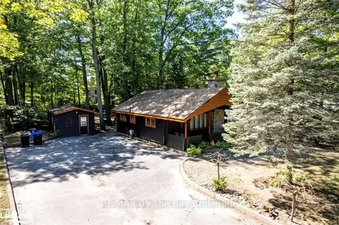 76 29th Street N Wasaga Beach ON L9Z 2E1