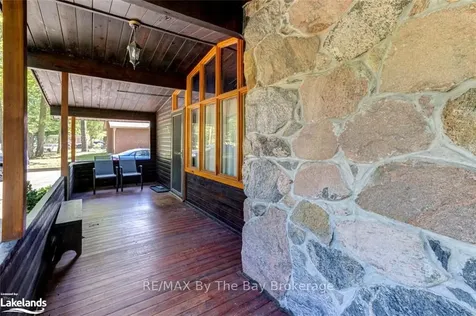 76 29th Street N Wasaga Beach ON L9Z 2E1