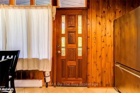 76 29th Street N Wasaga Beach ON L9Z 2E1