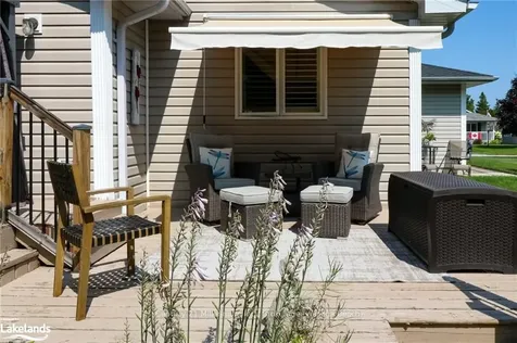 16 Kentucky Avenue Wasaga Beach ON L9Z 3A8