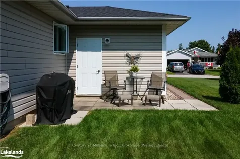 16 Kentucky Avenue Wasaga Beach ON L9Z 3A8