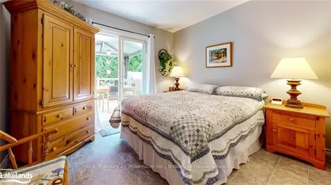 16 Kentucky Avenue Wasaga Beach ON L9Z 3A8
