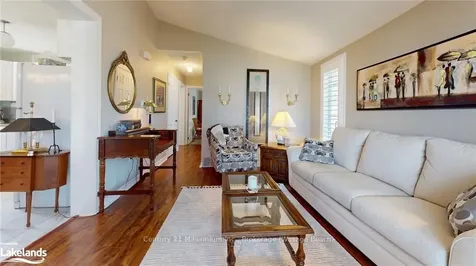 16 Kentucky Avenue Wasaga Beach ON L9Z 3A8