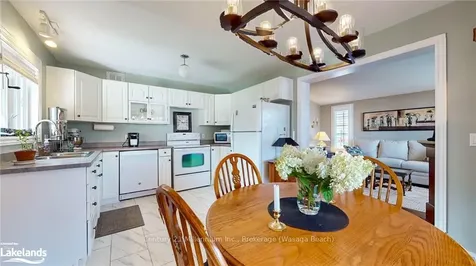 16 Kentucky Avenue Wasaga Beach ON L9Z 3A8