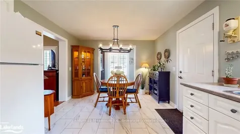 16 Kentucky Avenue Wasaga Beach ON L9Z 3A8