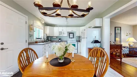 16 Kentucky Avenue Wasaga Beach ON L9Z 3A8